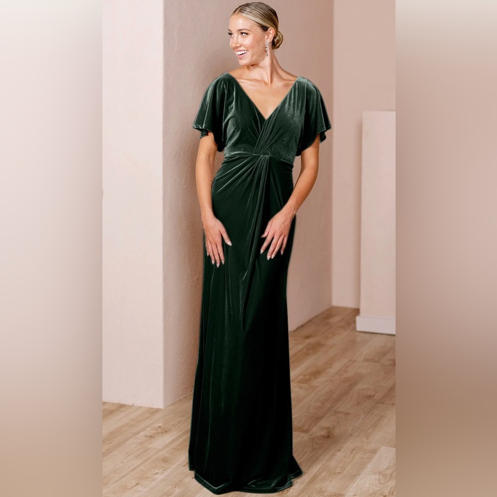 Revelry Gwen Emerald Velvet Dress